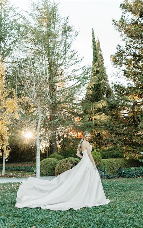 Chic Puffy Sleeve Wedding Gown | Stella York style 7940