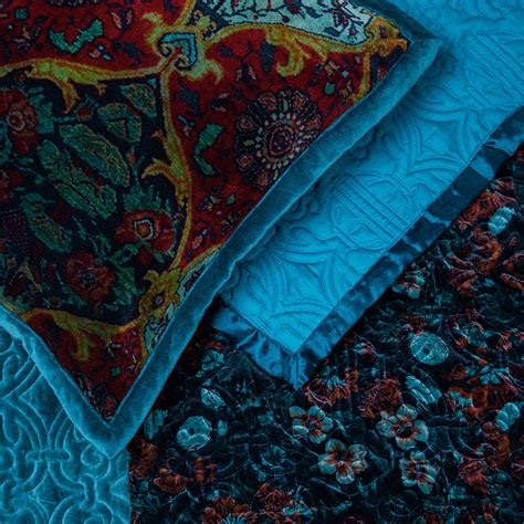 Nageen Blue - Velvet Quilt Set/Bedcover – Tucked In