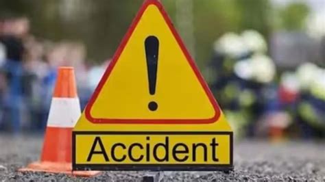 Six dead as government bus runs over tempo on Delhi–Lucknow highway