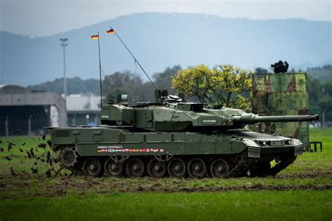2.900.000.000 € Auftrag: Deutschland kauft erstmals neue Leopard 2A8 ...