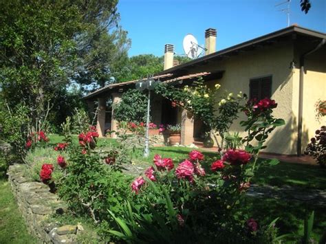 VILLASPINO (Capolona) - Farmhouse Reviews, Photos, Rate Comparison ...