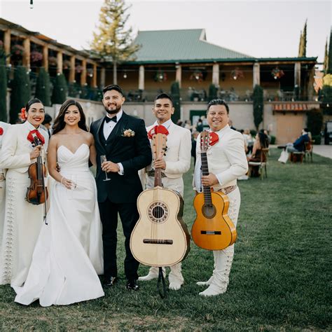 Hispanic wedding traditions who pays | Honestweddingadvice.com