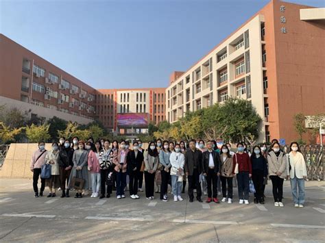 外国语学院组织研究生赴安庆二中开展教育见习活动 -安庆师范大学外国语学院