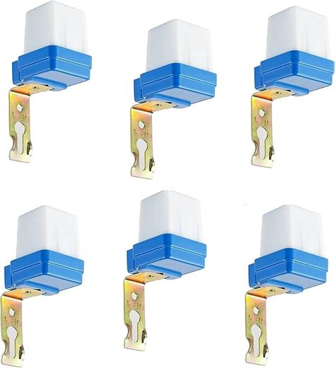 ROBOWAY Plastic White Water Proof 230Volt Auto Day/Night on and Off ...