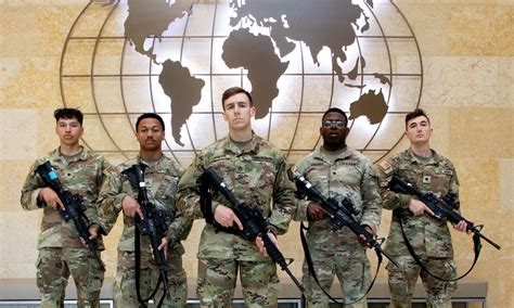 704th Military Intelligence Brigade team shines at INSCOM Best Squad ...