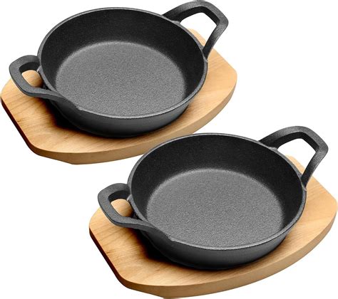 Amazon.com: HOME DISTRICT Mini Cast Iron Skillet Set of 4 Mini Skillet ...