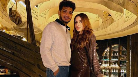 बेगम को खोने से डरते हैं मुनव्वर, किस डर से किया था गुपचुप निकाह? बोले ...