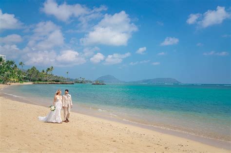 Oahu Beach Weddings - Weddings of Hawaii