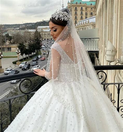 Sweetheart Off-the-Shoulder Backless Ball Gown Wedding Dress With Pearl Beading Ruffles Tulle