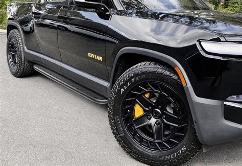 Introducing RMaxx Running Boards & Rock Sliders for Rivian R1T / R1S from Team 1EV | Rivian ...