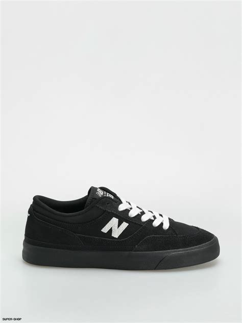 New Balance 2002R Shoes - black (black)