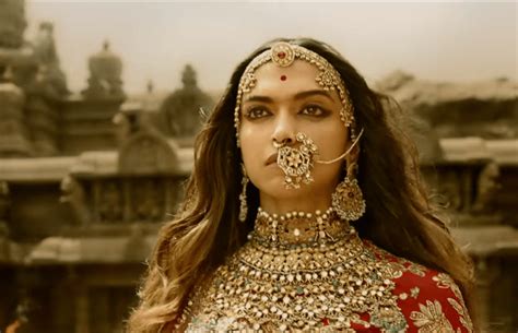 Film editor Lenin insults Amala Paul for flaunting navel, slams Deepika ...