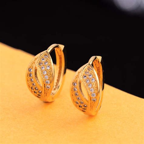 Petal Motif Gold Plated Earrings – VOYLLA