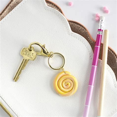 DIY Marbled Clay Keychain - Delineate Your Dwelling