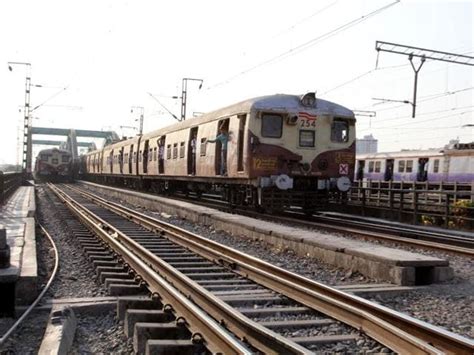 Bhiwandi Local Train 的图像结果