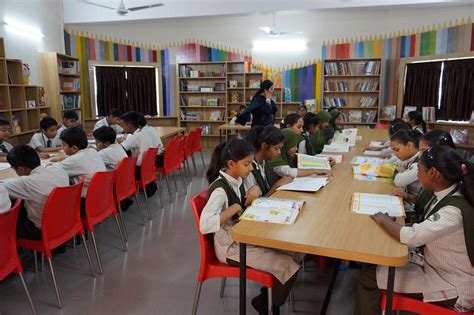 Ahsien International School