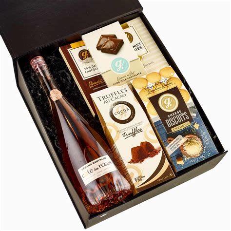 How To Send Wine Gift Baskets From USA To Canada - SIMONTEA