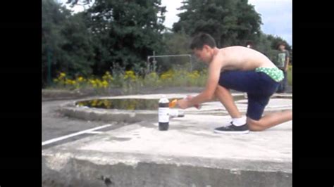 Exploding Coke Bottle 的图像结果