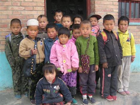 不要让贫困山区的孩子输在起点上--宁夏南部山区农村儿童“入学准备”调查及对策研究 －挑战杯