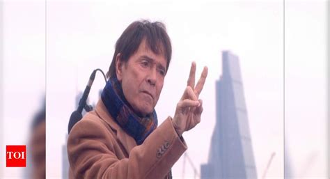 Cliff Richard in no mood to retire | English Movie News - Times of India