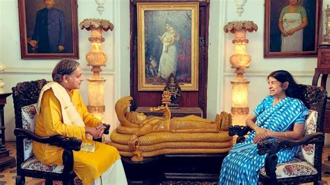 പത്മശ്രീ ജേതാവ് അശ്വതി തിരുനാള്‍ ഗൗരി ലക്ഷ്മിഭായിയ്ക്ക് അഭിനന്ദനവുമായി ...