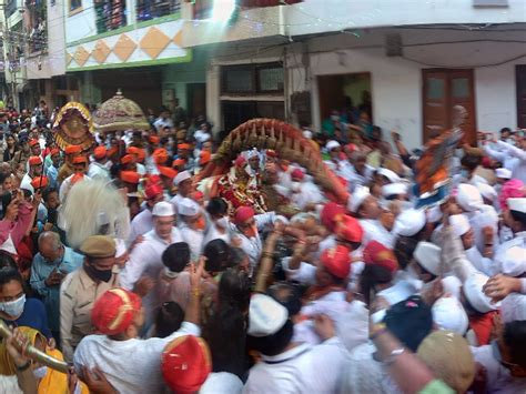 Rathyatra-like atmosphere in Narasimhaji's Varghoda, devotees reach ...