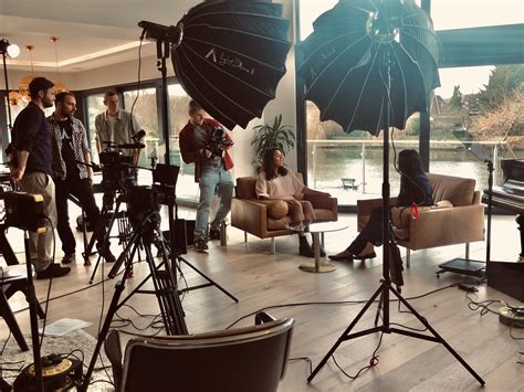 Teleprompter Operator 的图像结果