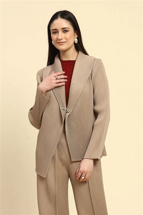 Beige Pleated Loose Shrug – Global Republic