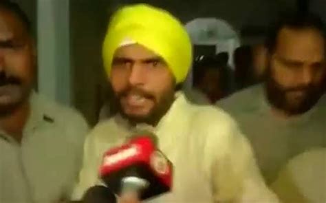 Ruckus in Delhi Assembly: 2 men shout slogans against AAP's Satyendar ...