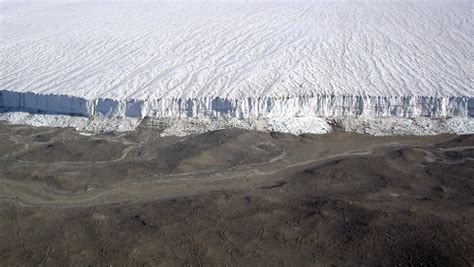 NASA摄南极冰川卫星图像:冰雪纯净海水深邃(图)|南极冰川|海水_新浪新闻