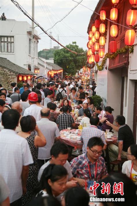 浙江省舟山东沙举行千人宴 品舌尖上的古镇-岱山新闻网