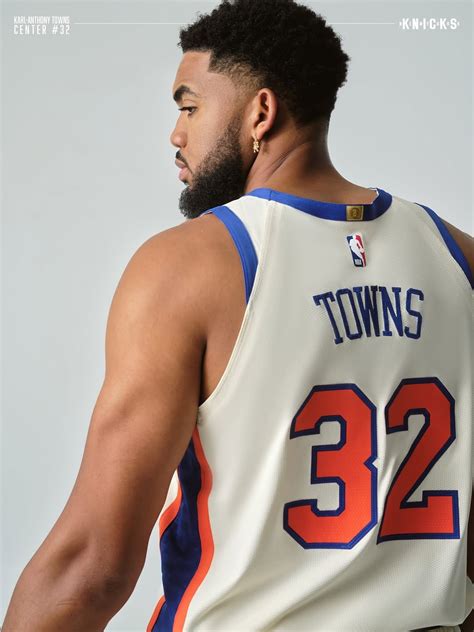 New York Knicks 2025-2026 City Jersey