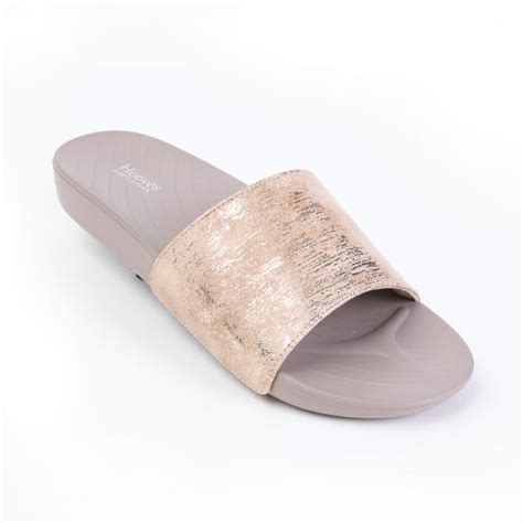 Women’s Slip-On Footwear – Easy Wear, Maximum Style | Upto 30% Off – Hooves