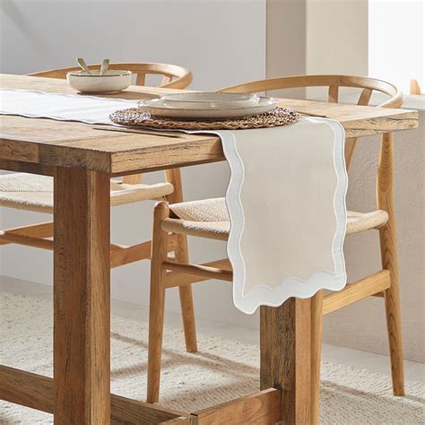 Maya Scalloped Table Runner - Pillow Talk