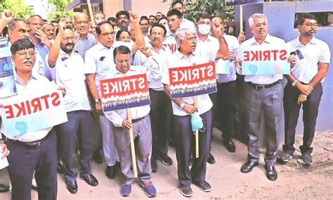 30000 Gujarat Doctors observe day's strike over hospital fire safety ...
