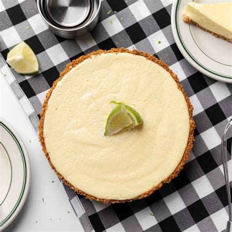What is Key Lime Pie? Ingredients, Toppings & Twists 🥧