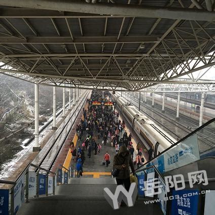 岳阳铁路迎春运客流高峰 大雪致多趟高铁晚点 - 岳阳 - 新湖南