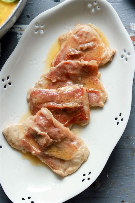 Classic Veal Saltimbocca (Saltimbocca alla Romana) - SugarLoveSpices