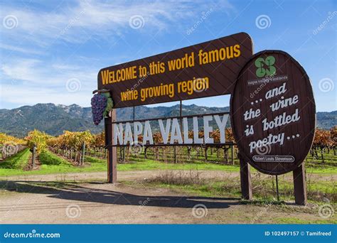 Famous Napa Valley Sign editorial photography. Image of alcohol - 102497157