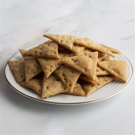 Order Black Pepper Sour Dough Crackers-Eggless (100g) Online at Best ...