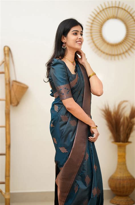 Beleaguer Rama Soft Silk Saree With Dissemble Blouse Piece – LajreeDesigner