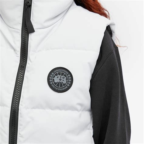 Canada Goose Women's Grandview Cropped Vest in Silverbirch Canada Goose