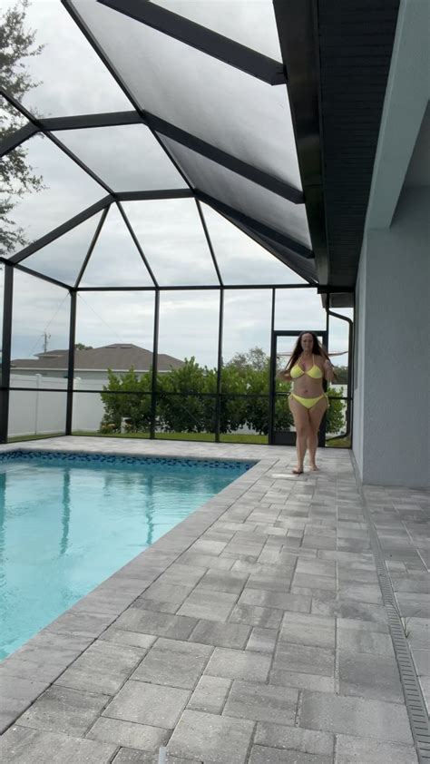 Mikki Simon | How about for Christmas | Instagram