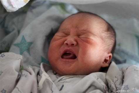 出生18天的宝宝喝多少毫升的奶 - 抖音