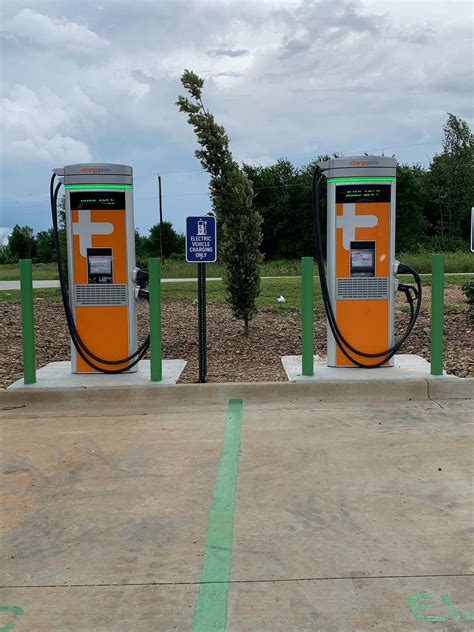 Big Apple Travel Center Joplin | Joplin, MO | EV Station