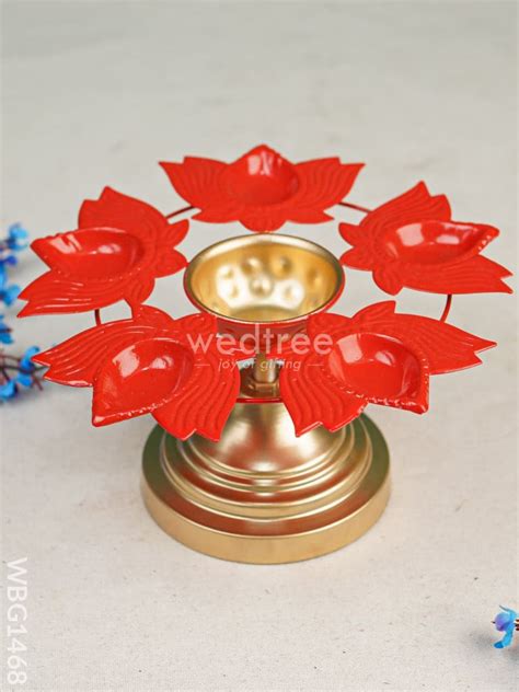 Metal Urli with Lotus Diya - WBG1468 – Wedtree