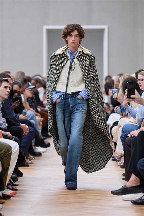 Summer 2026 Show - mens-fashion - Fashion & Accessories | DIOR