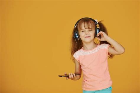 Kids Sound in Background 的图像结果