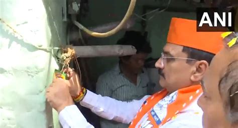 BJP's Virendra Sachdeva holds door-to-door campaign to support party ...