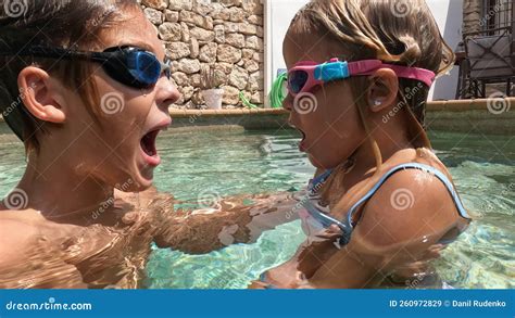 Sis vs Bro Swimming Pool 的图像结果